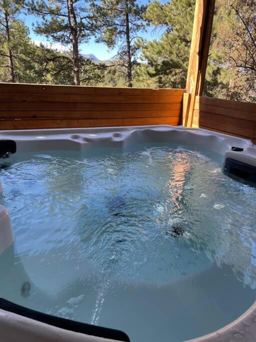 Private Hot Tub Overlooking Pikes Peak Woodland Park Extérieur photo
