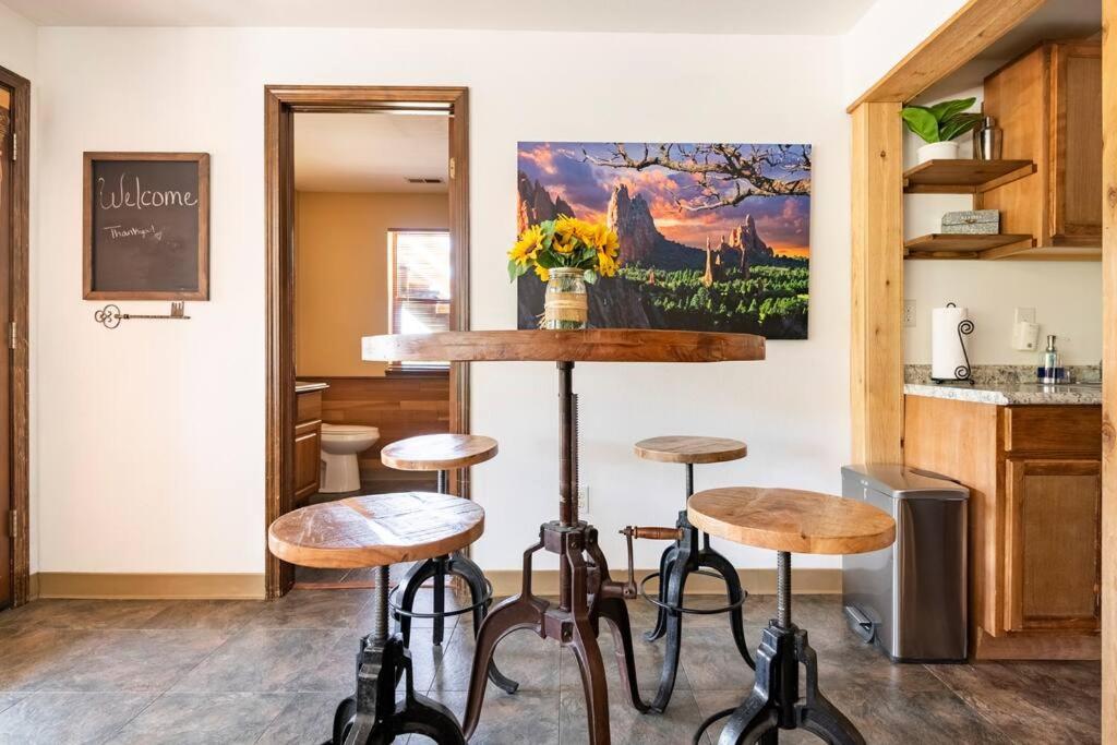Private Hot Tub Overlooking Pikes Peak Woodland Park Extérieur photo